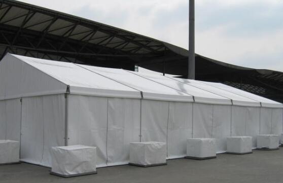 倉(cāng)儲(chǔ)篷房選哪種固定方式比較好？