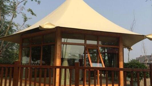 酒店篷房有哪些特點(diǎn)與優(yōu)勢(shì)？